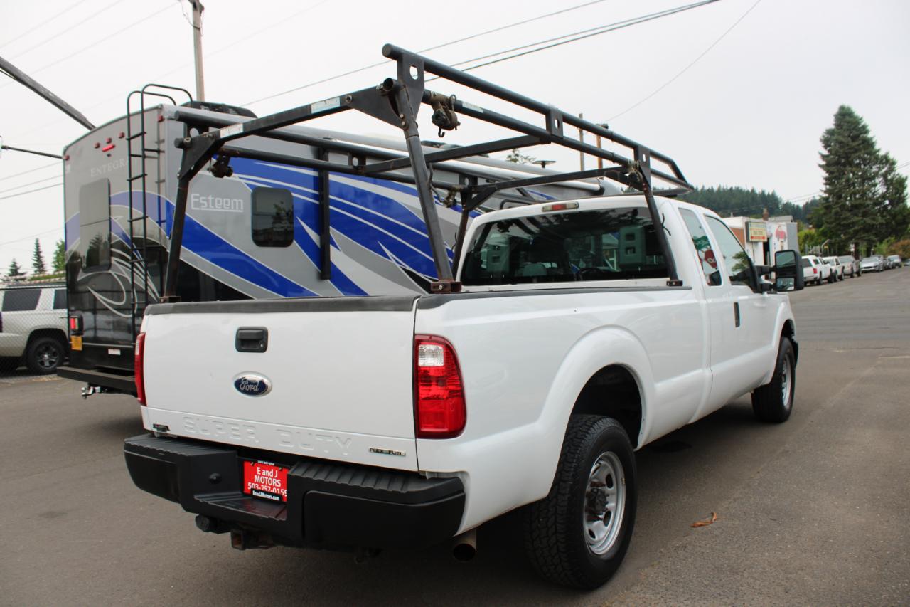 Ford F-350 Super Duty Chassis  2012