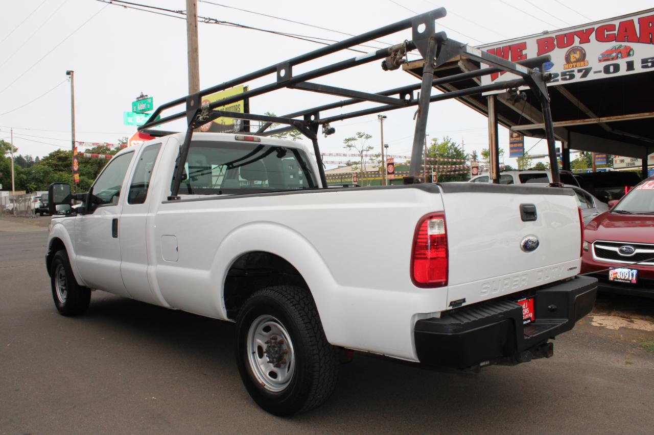 Ford F-350 Super Duty Chassis  2012