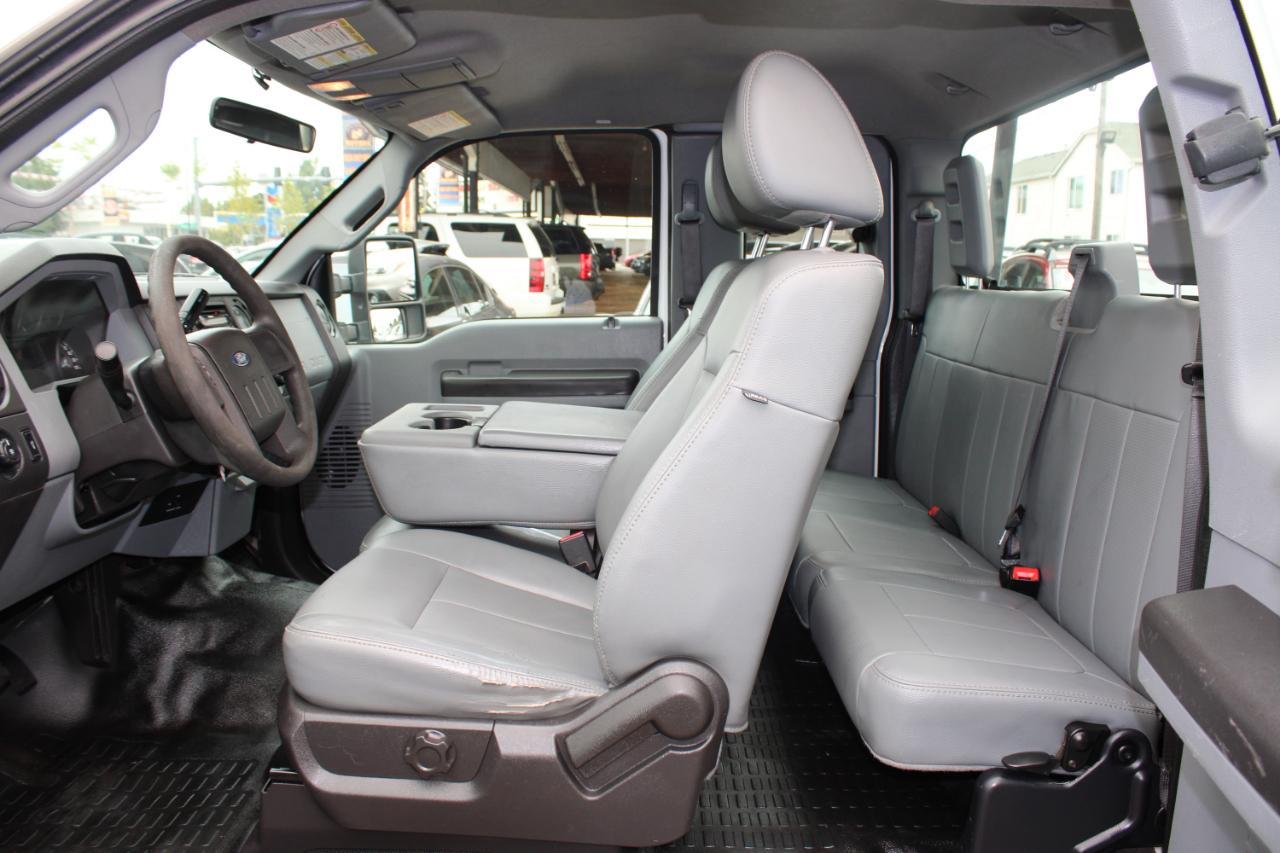 Ford F-350 Super Duty Chassis  2012