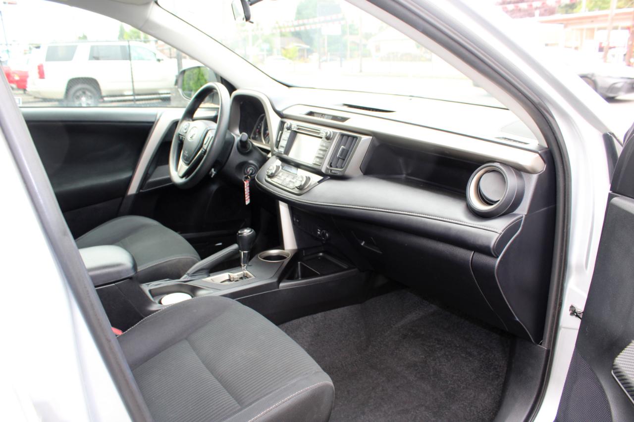 Toyota RAV4 FWD 4dr XLE (Natl) 2013