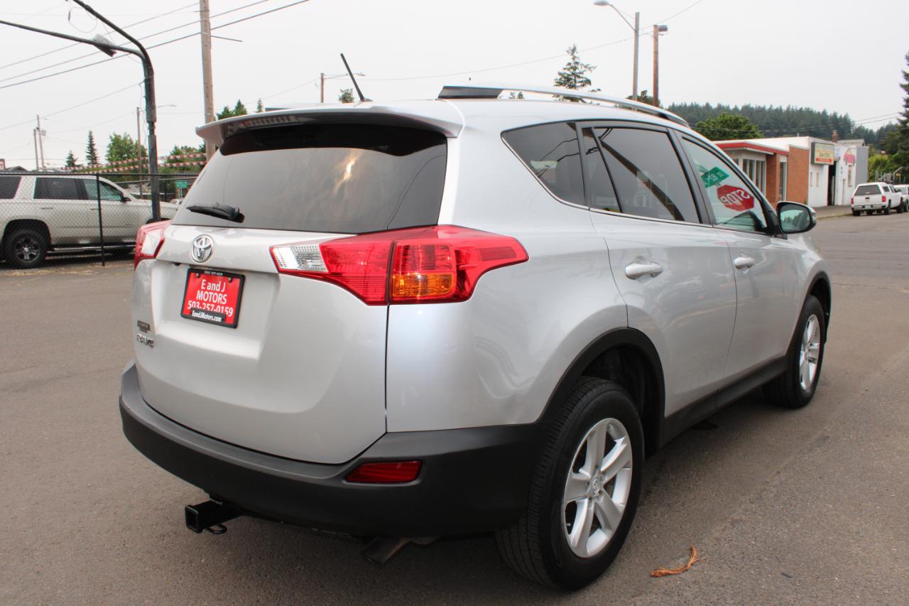 Toyota RAV4 FWD 4dr XLE (Natl) 2013