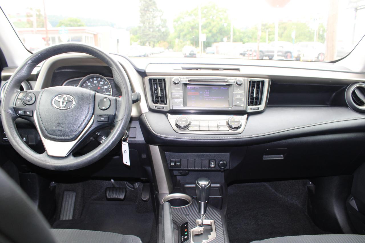 Toyota RAV4 FWD 4dr XLE (Natl) 2013