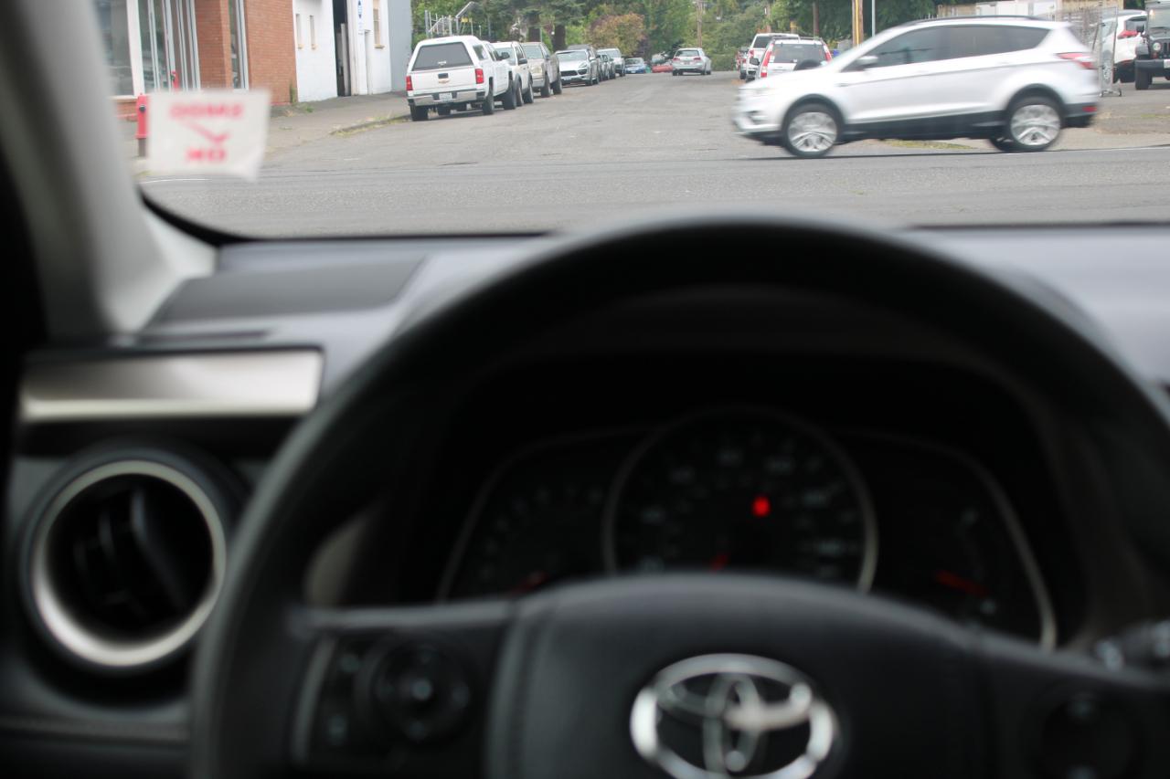Toyota RAV4 FWD 4dr XLE (Natl) 2013