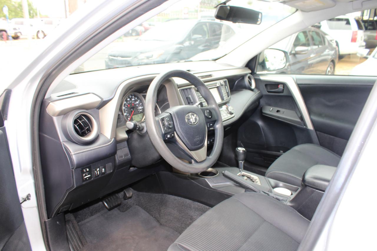 Toyota RAV4 FWD 4dr XLE (Natl) 2013