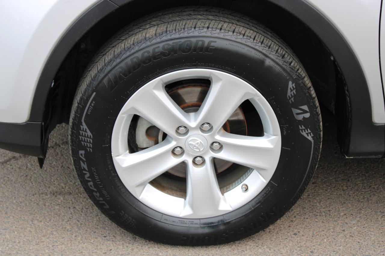 Toyota RAV4 FWD 4dr XLE (Natl) 2013
