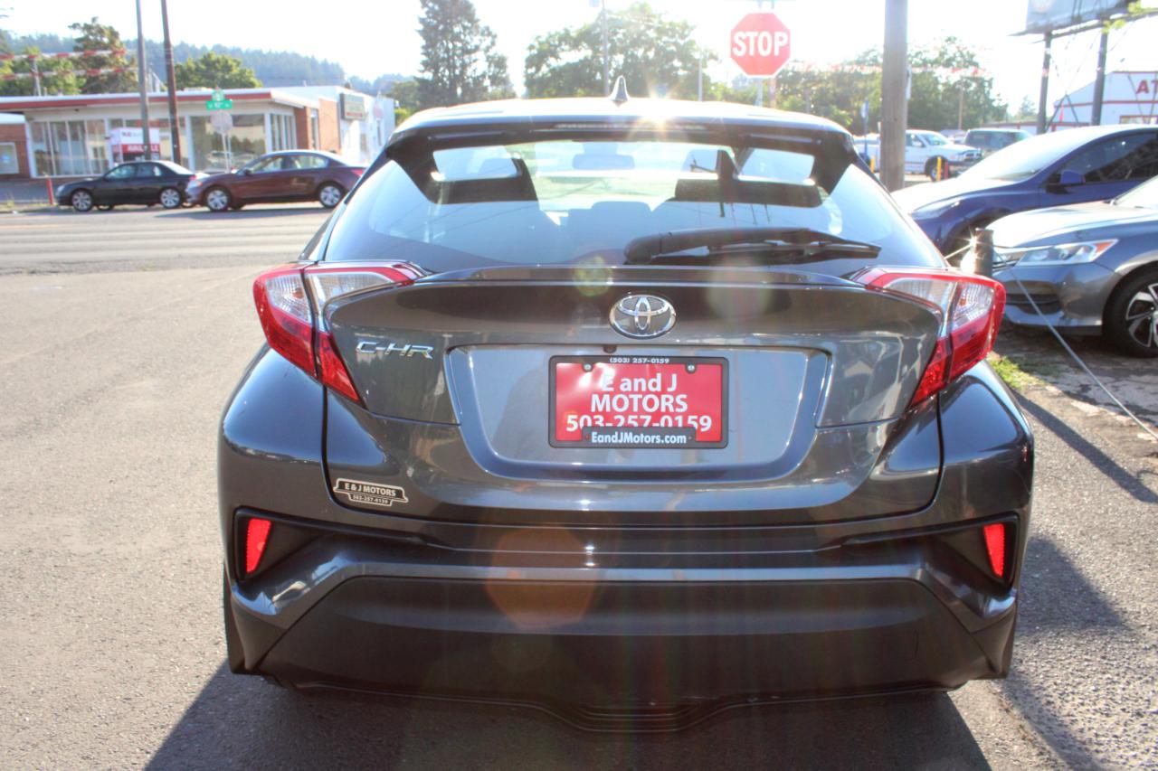 Toyota C-HR XLE FWD (Natl) 2018