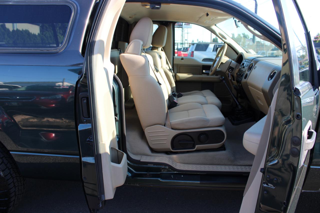 Ford F-150 Reg Cab 126" STX 2005
