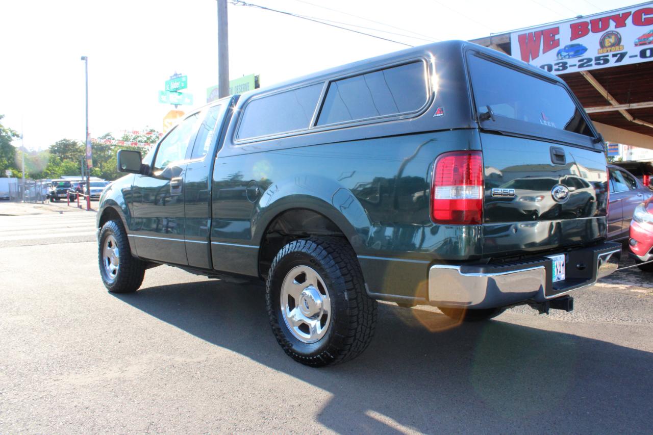 Ford F-150 Reg Cab 126" STX 2005