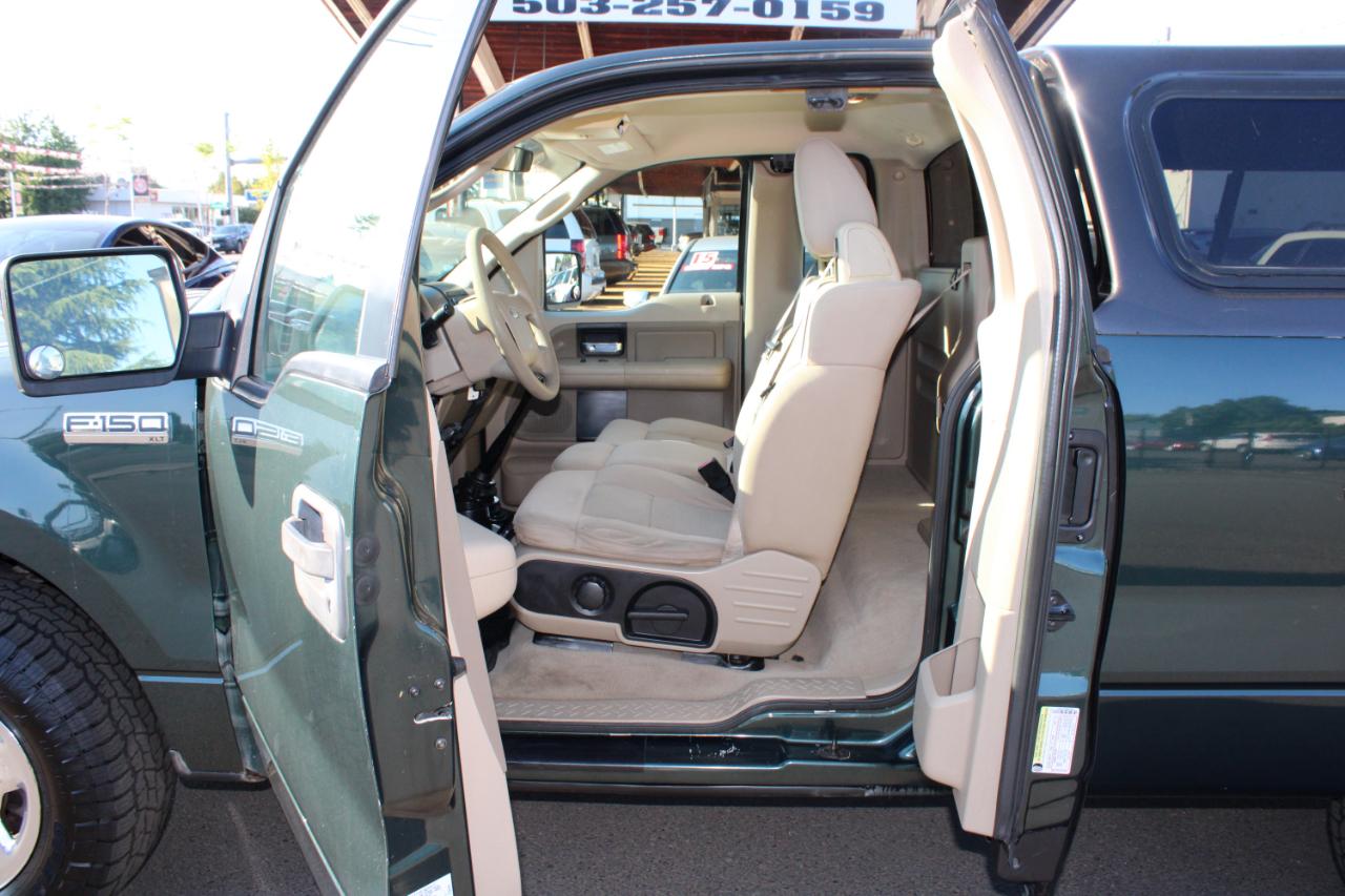 Ford F-150 Reg Cab 126" STX 2005