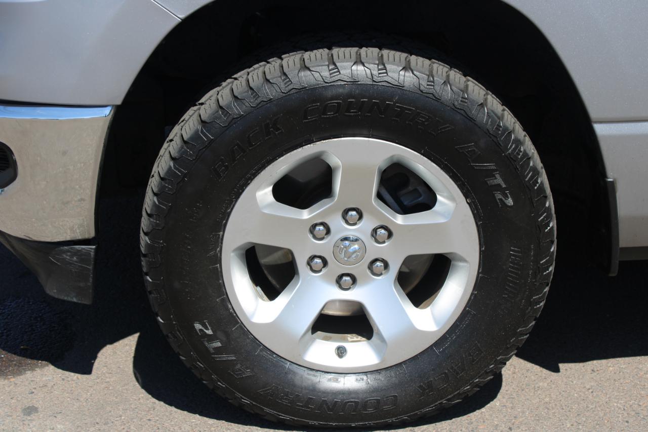 RAM 1500 Tradesman 4x4 Quad Cab 6'4" Box 2019