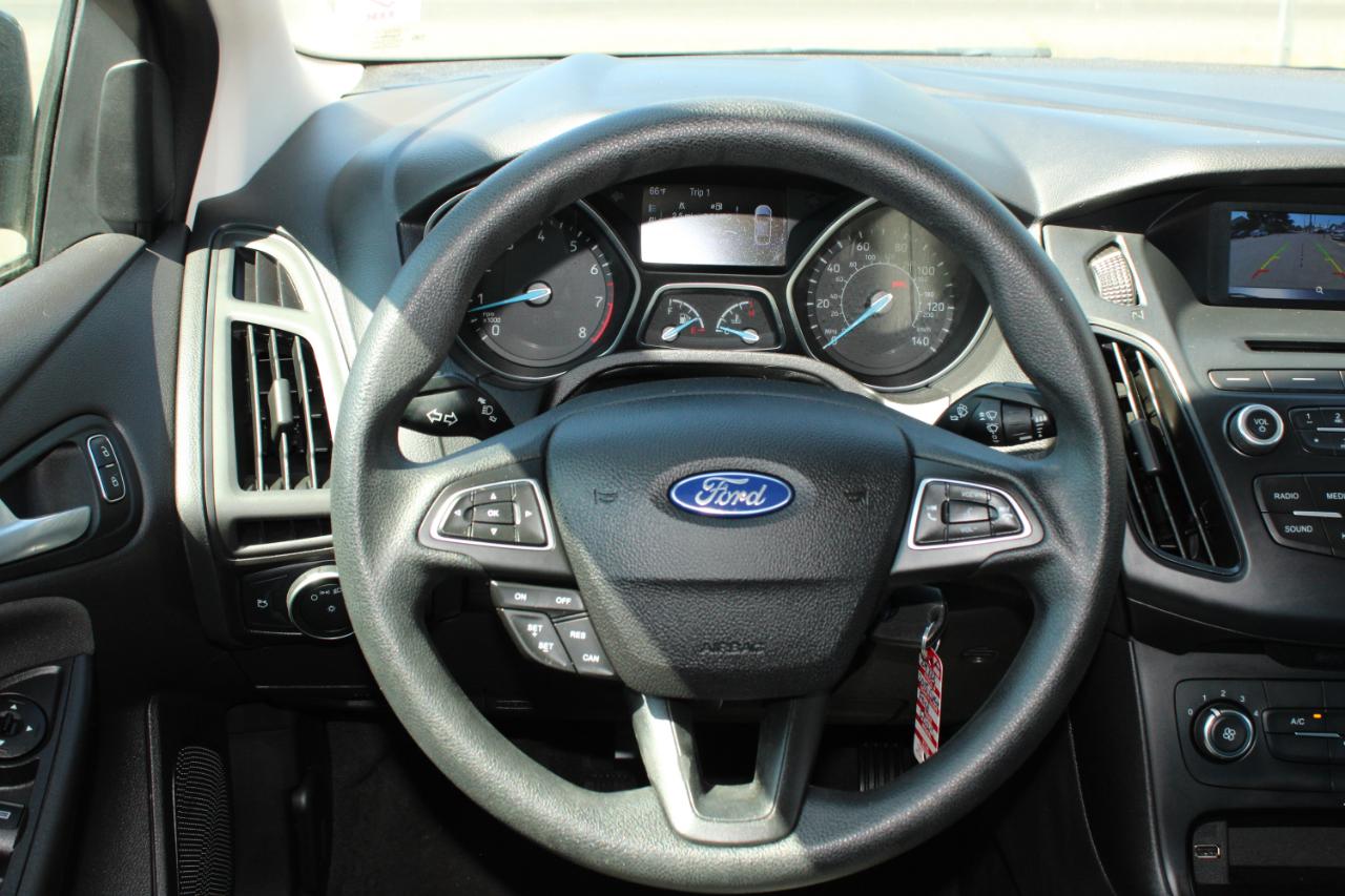 Ford Focus 4dr Sdn SE 2015