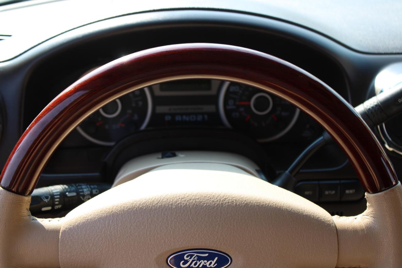 Ford Expedition 5.4L Limited 2005