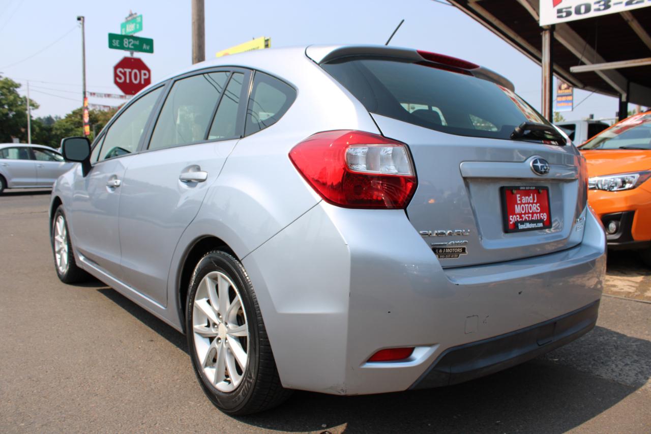 Subaru Impreza Wagon 5dr Auto 2.0i Premium 2014