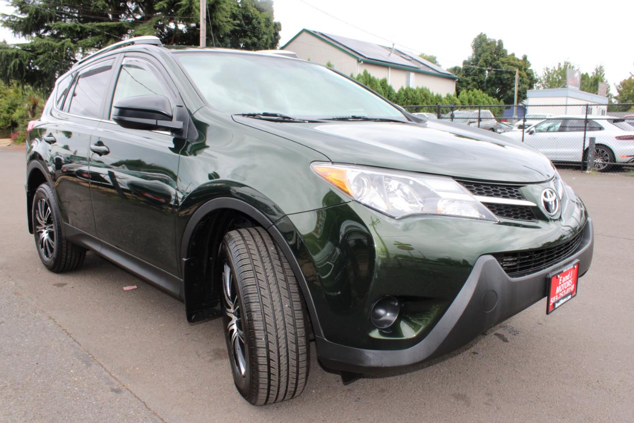 Toyota RAV4 AWD 4dr LE (Natl) 2013