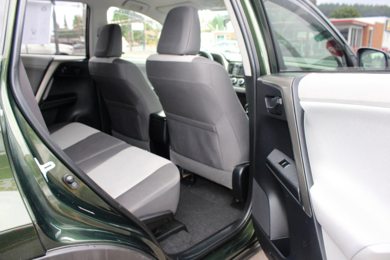 Toyota RAV4 AWD 4dr LE (Natl) 2013