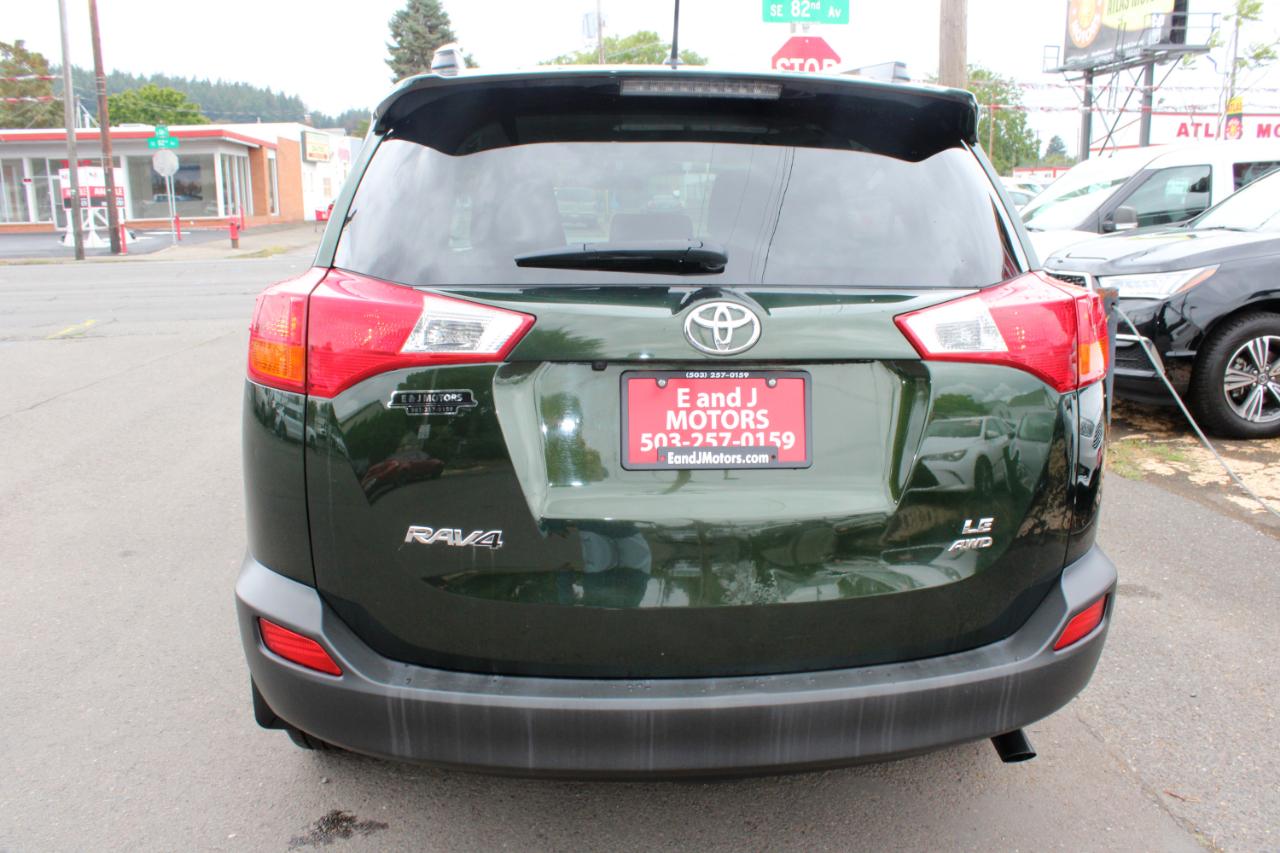 Toyota RAV4 AWD 4dr LE (Natl) 2013