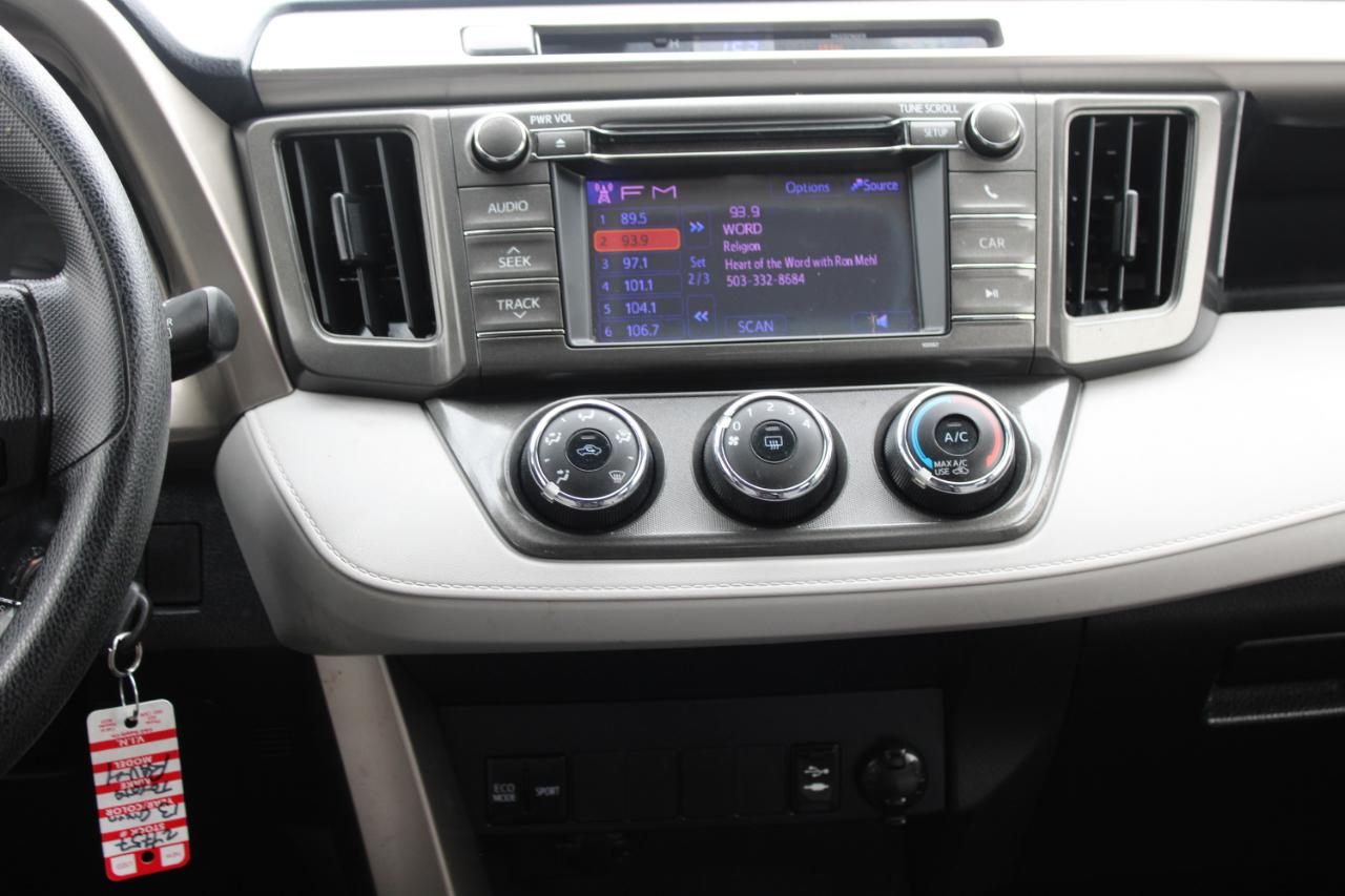 Toyota RAV4 AWD 4dr LE (Natl) 2013