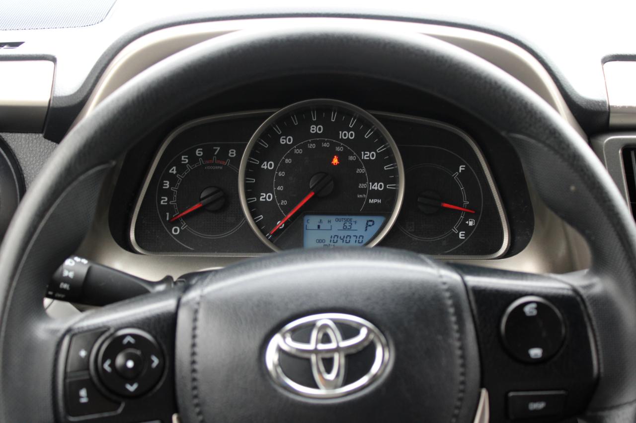 Toyota RAV4 AWD 4dr LE (Natl) 2013