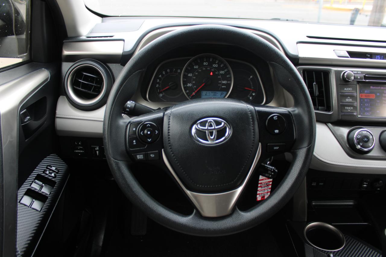 Toyota RAV4 AWD 4dr LE (Natl) 2013