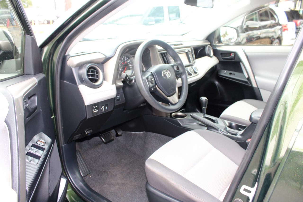 Toyota RAV4 AWD 4dr LE (Natl) 2013