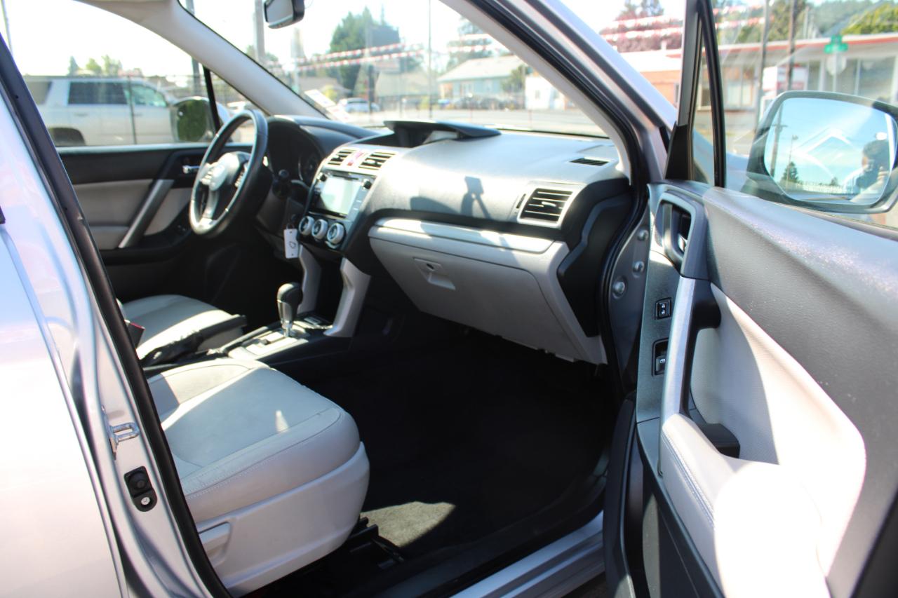 Subaru Forester 4dr CVT 2.5i Limited PZEV 2016