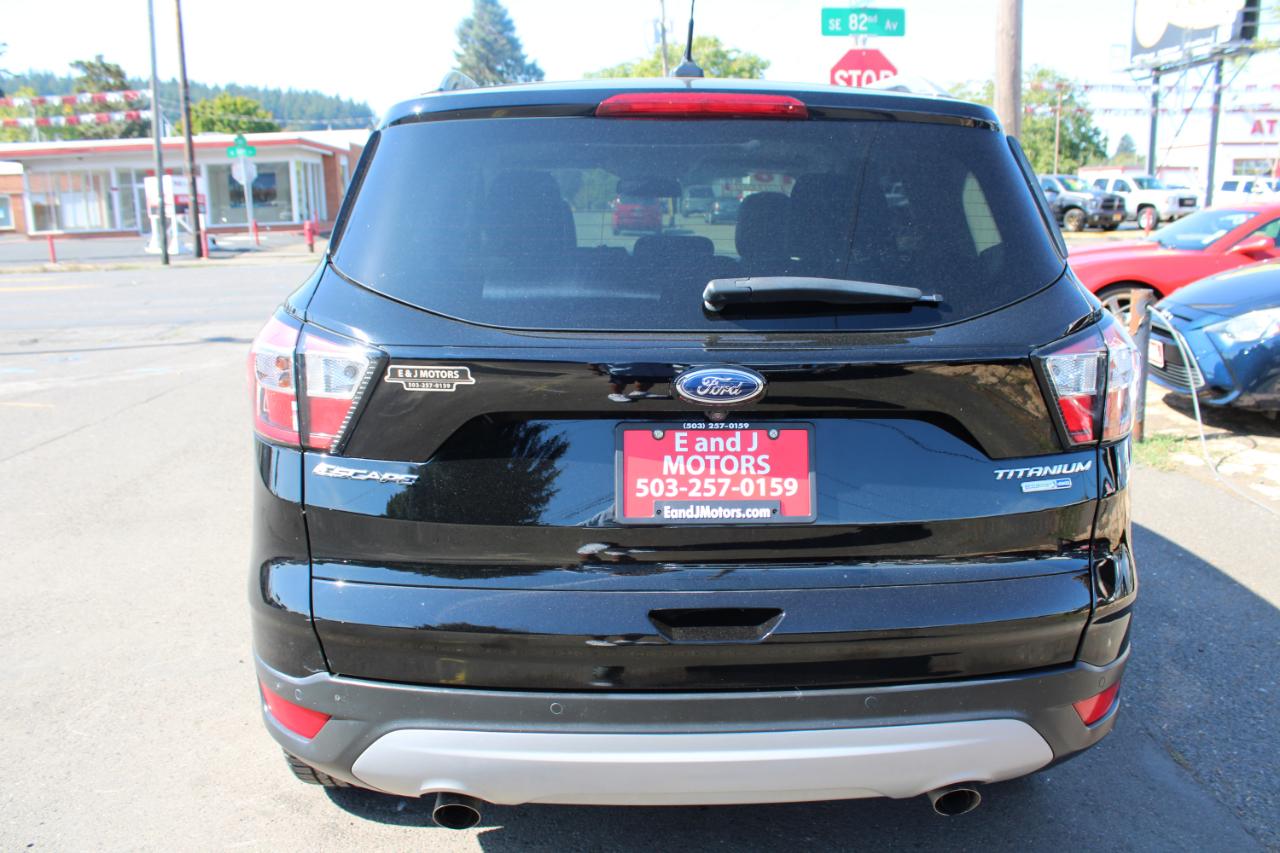 Ford Escape Titanium 4WD 2018