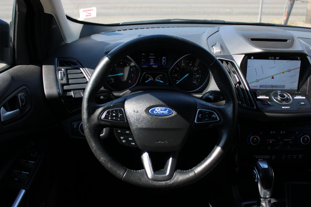 Ford Escape Titanium 4WD 2018