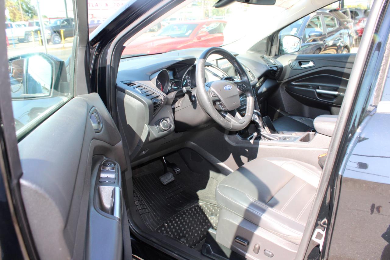 Ford Escape Titanium 4WD 2018