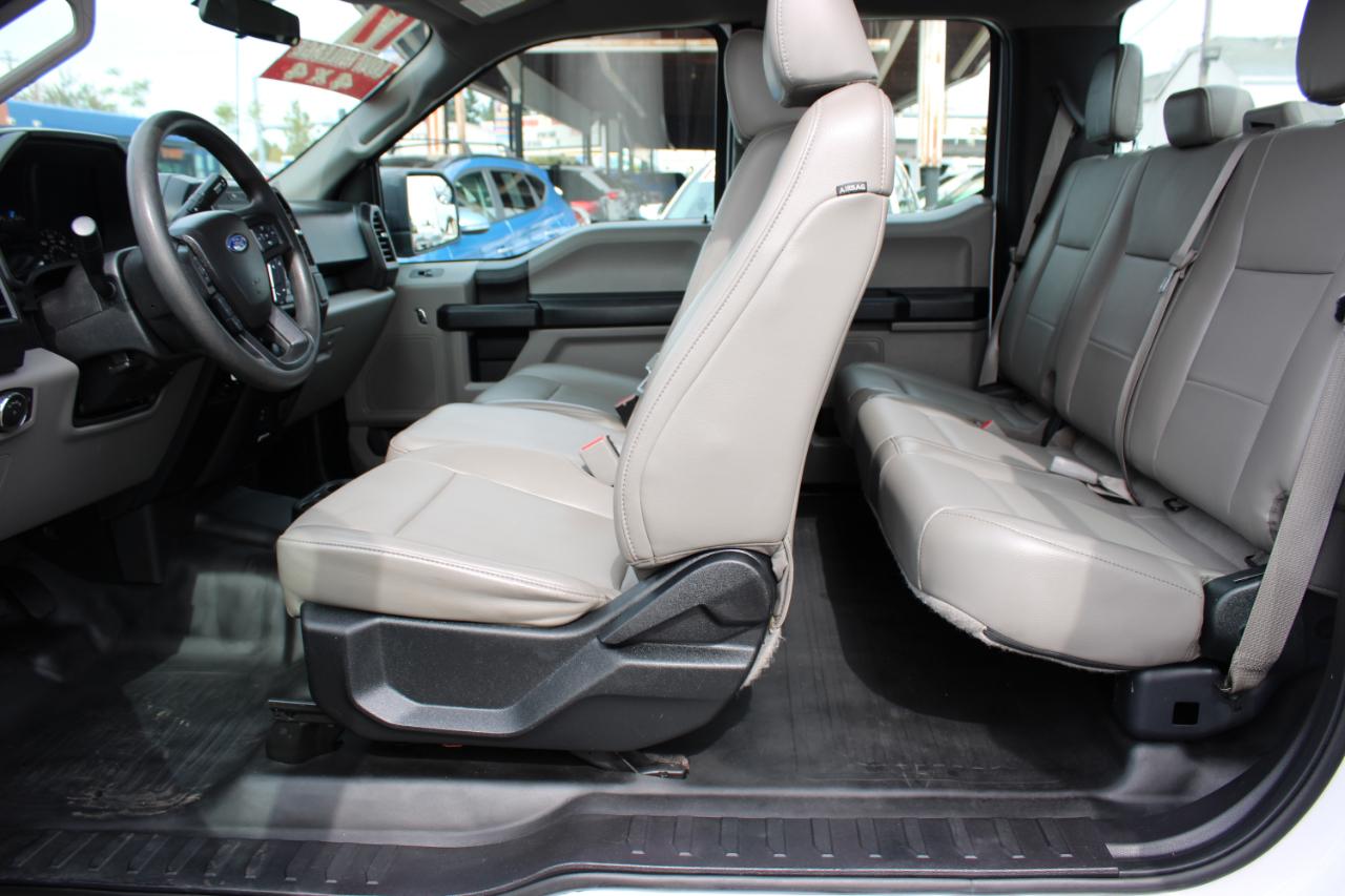 Ford F-150 Supercab 145" XL 2017