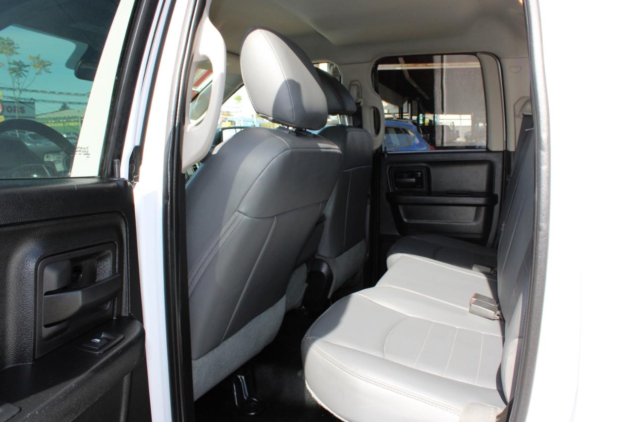 RAM 1500 4WD Quad Cab 140.5" Tradesman 2016