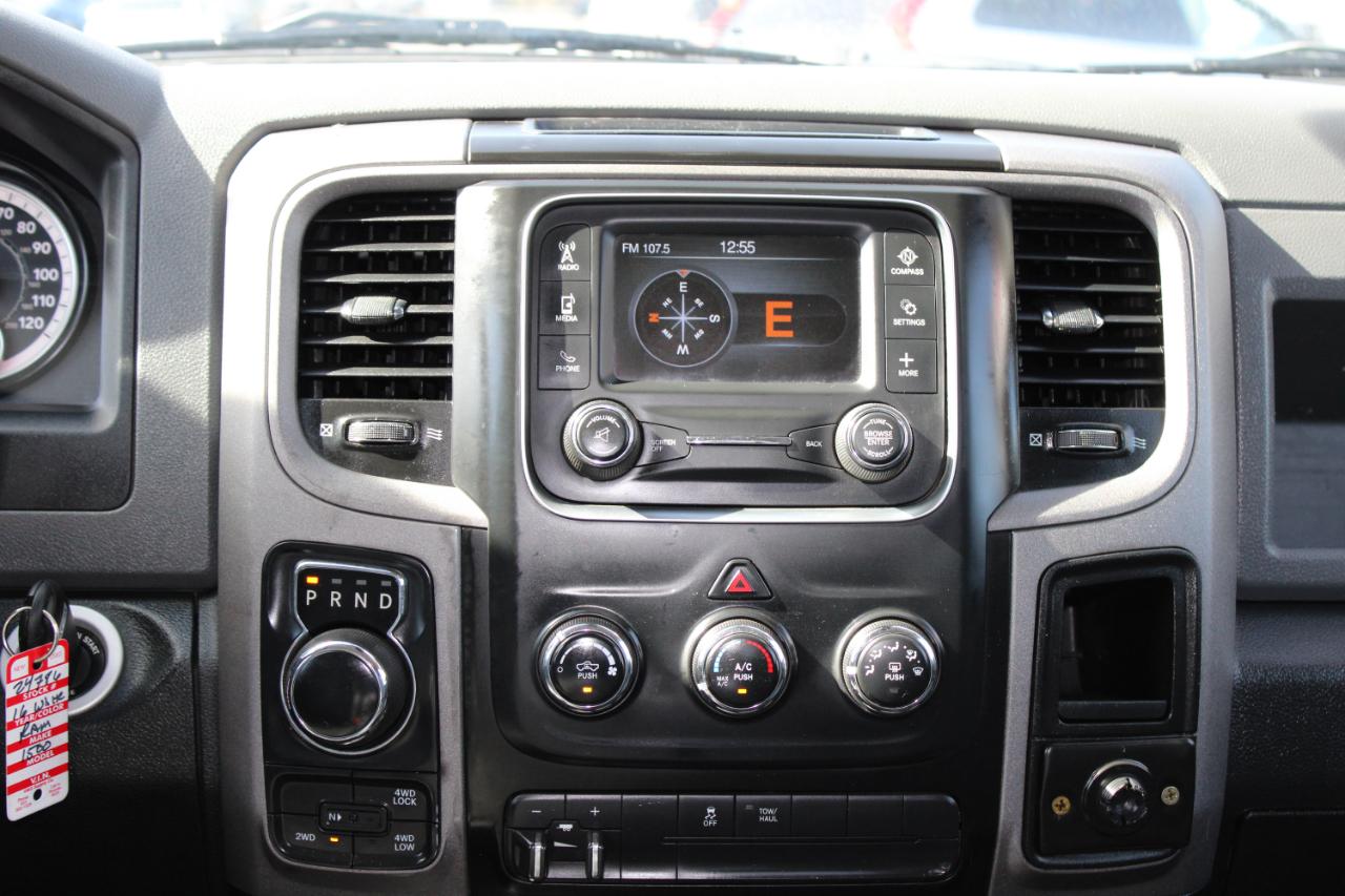 RAM 1500 4WD Quad Cab 140.5" Tradesman 2016