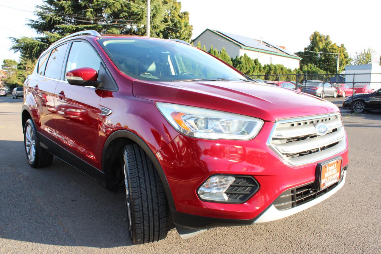 Ford Escape Titanium 4WD 2017