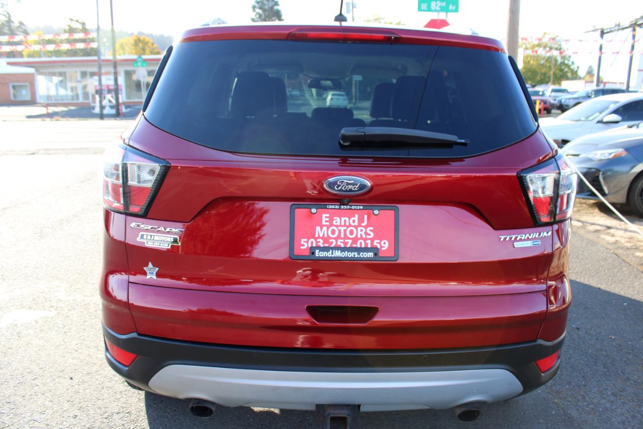 Ford Escape Titanium 4WD 2017