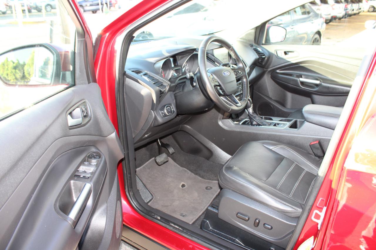 Ford Escape Titanium 4WD 2017