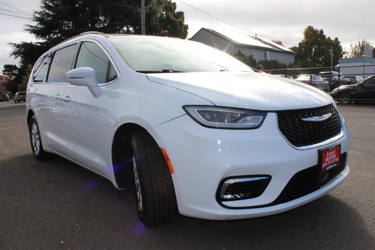 Chrysler Pacifica Touring L FWD 2022
