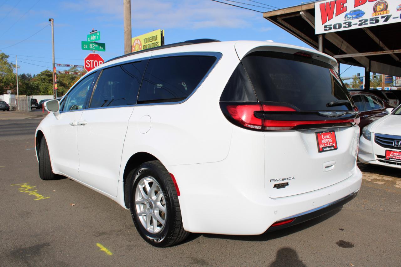Chrysler Pacifica Touring L FWD 2022