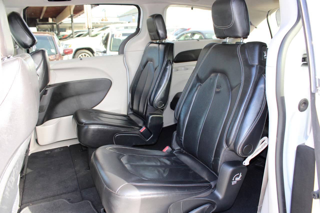 Chrysler Pacifica Touring L FWD 2022