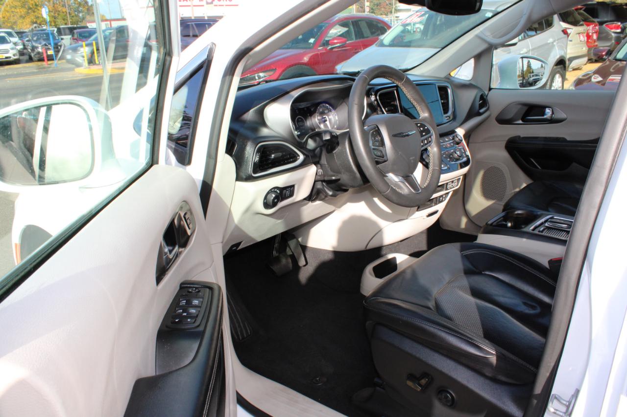 Chrysler Pacifica Touring L FWD 2022