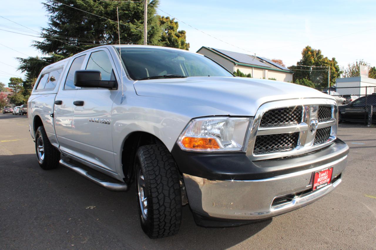 RAM 1500 4WD Quad Cab 140.5" ST 2011