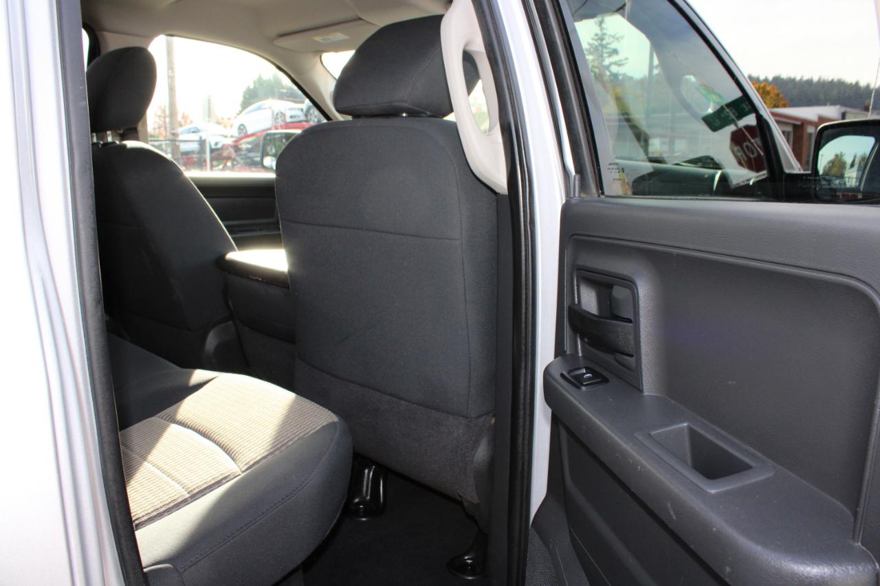 RAM 1500 4WD Quad Cab 140.5" ST 2011