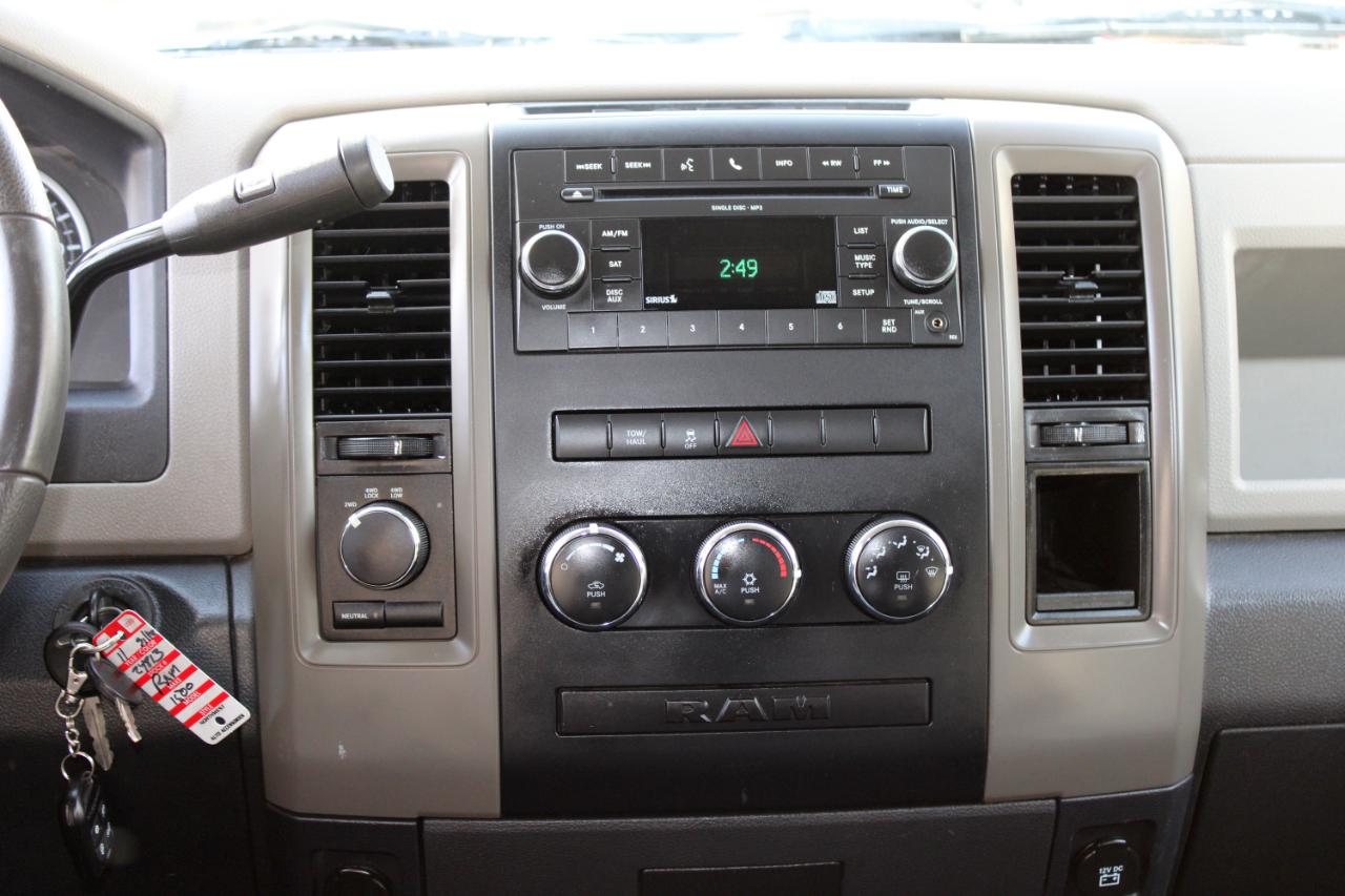 RAM 1500 4WD Quad Cab 140.5" ST 2011