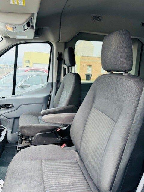 Ford Transit Passenger Wagon T-150 130" Med Roof XL Sliding RH Dr 2018