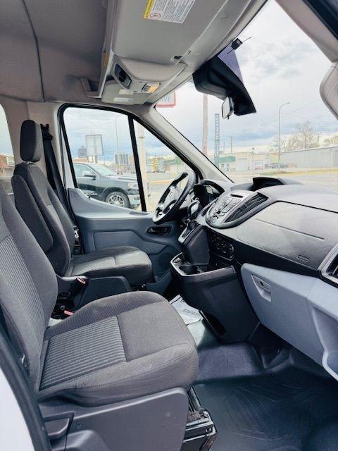 Ford Transit Passenger Wagon T-150 130" Med Roof XL Sliding RH Dr 2018