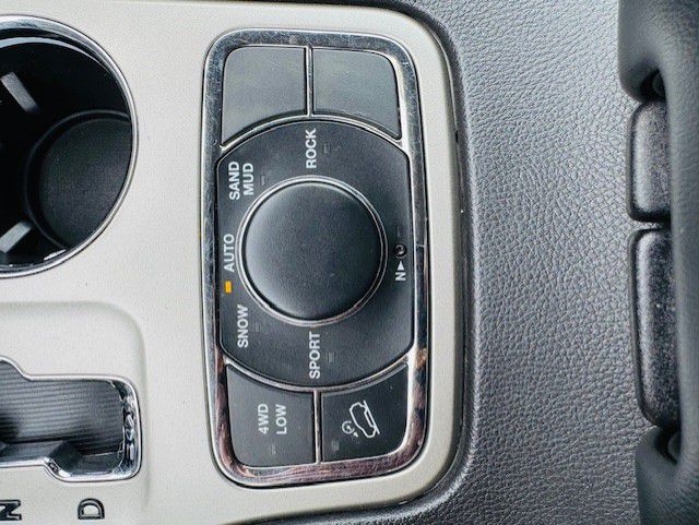 Jeep Grand Cherokee 4WD 4dr Laredo 2012