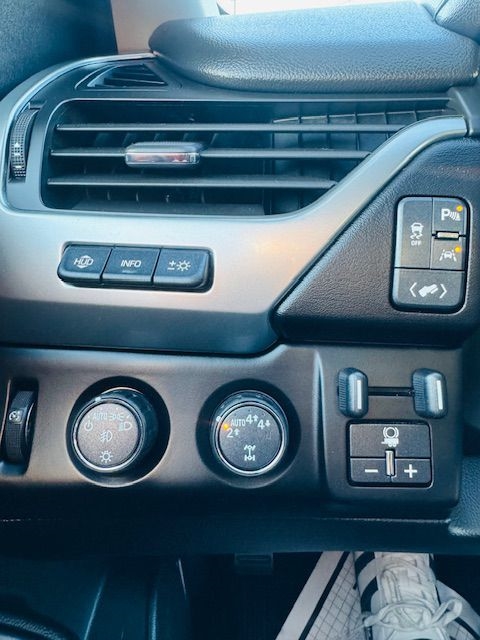 Chevrolet Tahoe 4WD 4dr Premier 2018