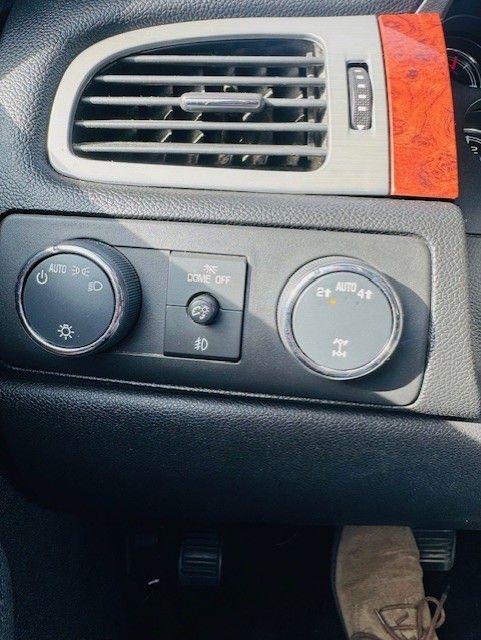 GMC Yukon XL 4WD 4dr 1500 SLT 2013