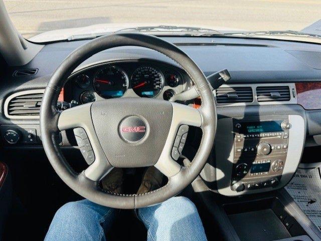 GMC Yukon XL 4WD 4dr 1500 SLT 2013