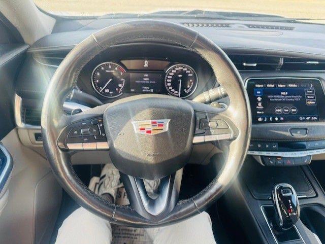 Cadillac XT4 AWD 4dr Luxury 2021