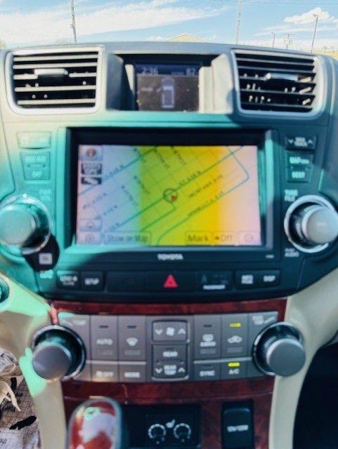 Toyota Highlander 4WD 4dr V6 Limited (Natl) 2012