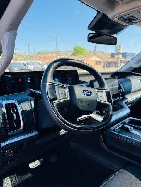 Ford Expedition Max Platinum 4x4 2025